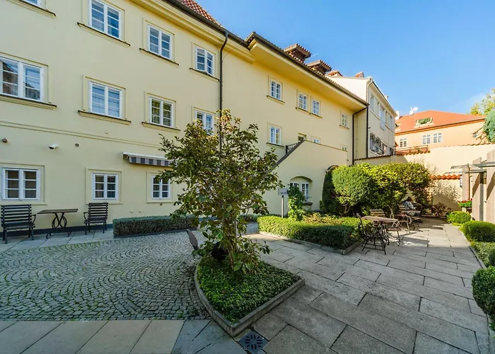 Archibald At The Charles BridgeHotel Prag